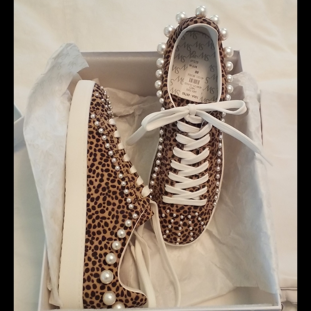 Pearl sneakers